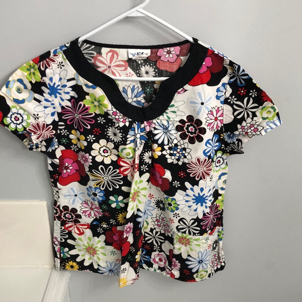 Scrub top